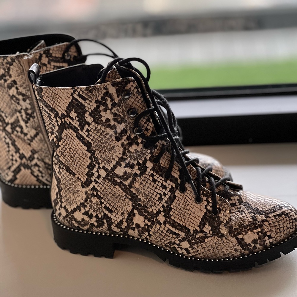Express shoes | “snakeskin” combat boots .